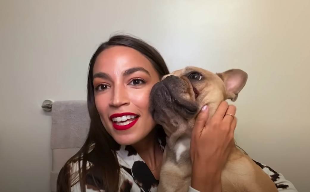 aleksandrija okasio-kortez video igre among us twitch donald tramp mark zukerberg kongres izbori