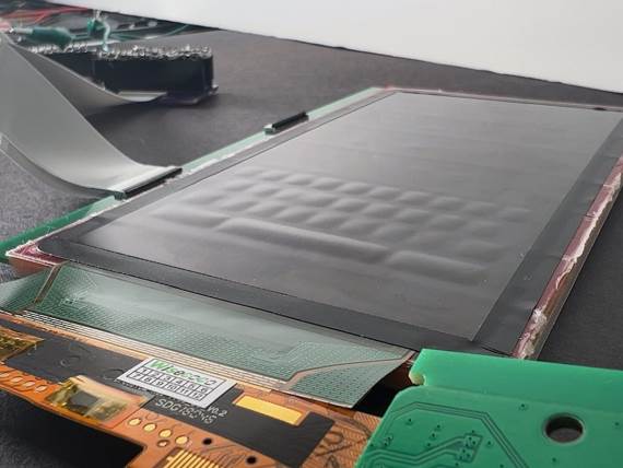 Naučnici izumeli FPH ekran sa ispupčenjima tastature i tastera