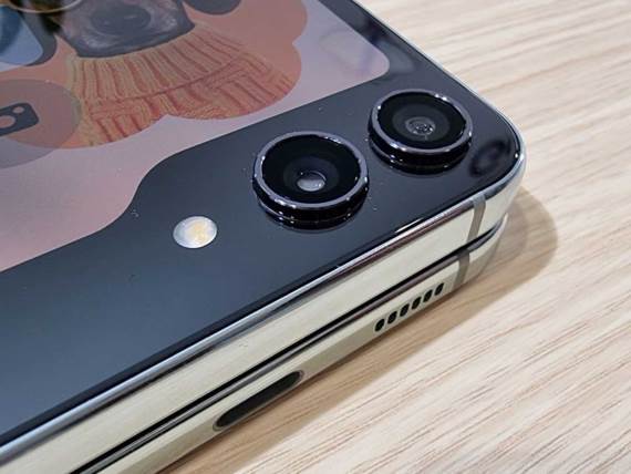 Samsung Galaxy Z Flip5 kamere