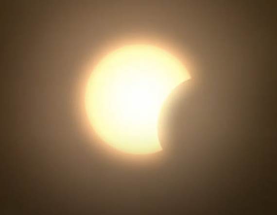delimicno pomracenje sunca 3.png