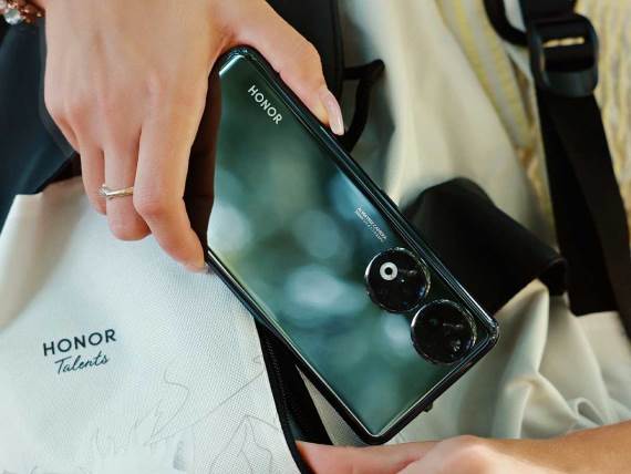 HONOR 90