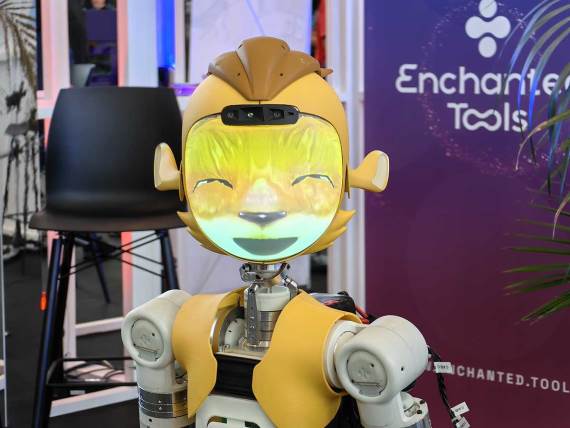 Mirokai robot se smeje