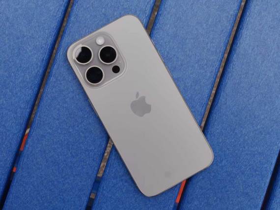 iPhone 15 Pro ima problem sa pregrevanjem