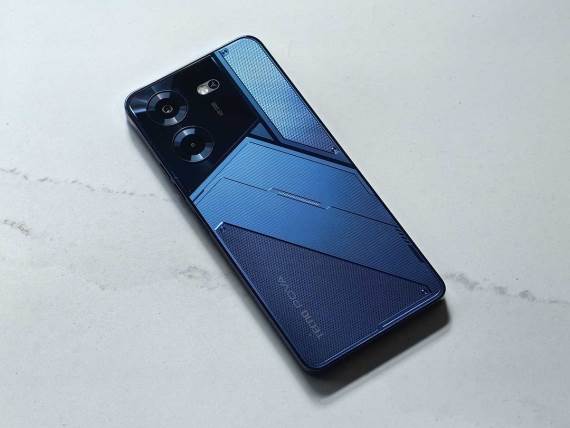 TECNO Pova 5 dizajn poleđine