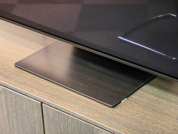 Samsung S95C postolje