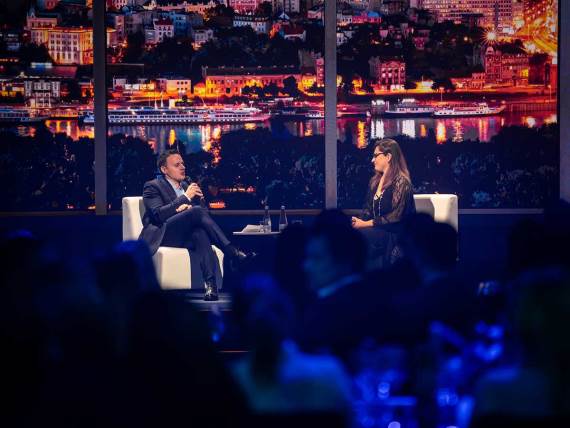 VISA 40 godina u Srbiji