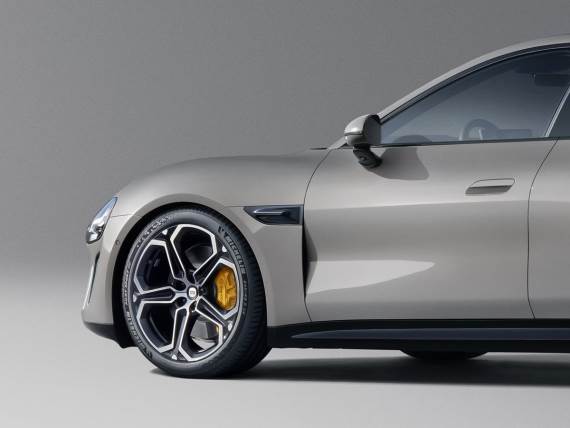 Xiaomi SU7 _ električni automobil _ Foto Xiaomi Lei Jun.jpg