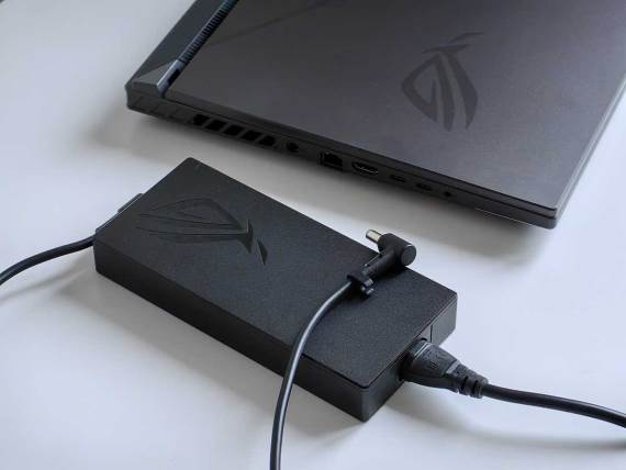 ASUS ROG STRIX G16 baterija i punjenje