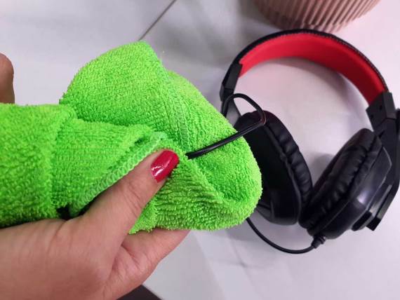 Čišćenje kabla slušalica