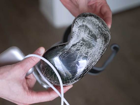 Apple Vision Pro slomljeno staklo