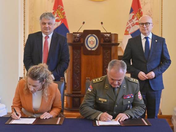 Ministarstvo odbrane _ Vojska Srbije _ Telekom Srbija _ jeftinije usluge mobilne telefonije _ Foto Ministarstvo odbrane (1).jpg