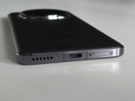 HONOR Magic6 Pro zvučnici