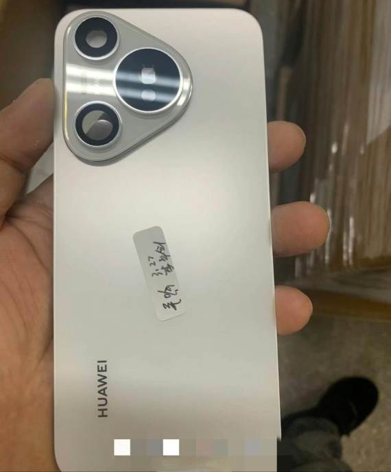 Huawei P70 _ Foto Twitter @RODENT950.jpg