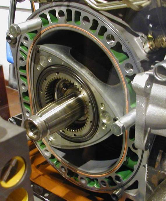 Vankelov rotacioni motor _ Foto Wikimedia Softeis at German Wikipedia.jpg