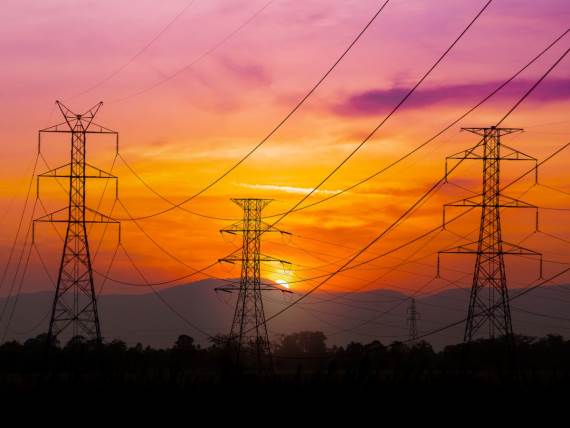 Struja _ električna energija _ prenos struje _ Foto Shutterstock.jpg