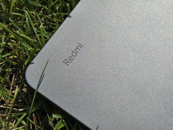 Redmi Pad Pro nema POGO konektor