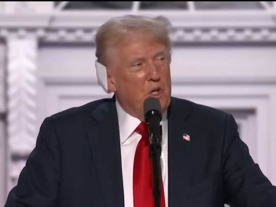 Donald Tramp nakon pokušaja atentata