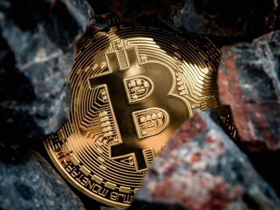 Bitcoin _ bitkoin _ Foto Shutterstock.jpg