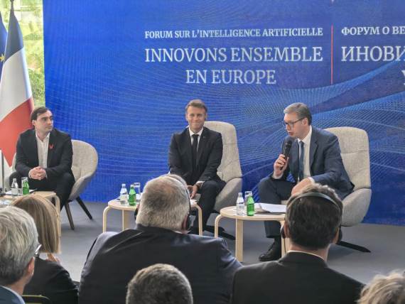 Makron i Vučić otvaranje foruma