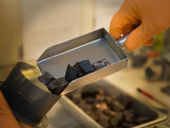 Uranijum _ HALEU gorivo _ Foto National Nuclear Security Administration.jpg