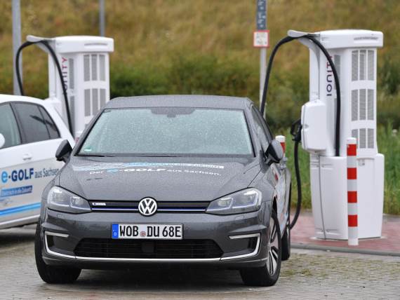 Volkswagen e-Golf _ električni automobil _ Foto Profimedia.jpg