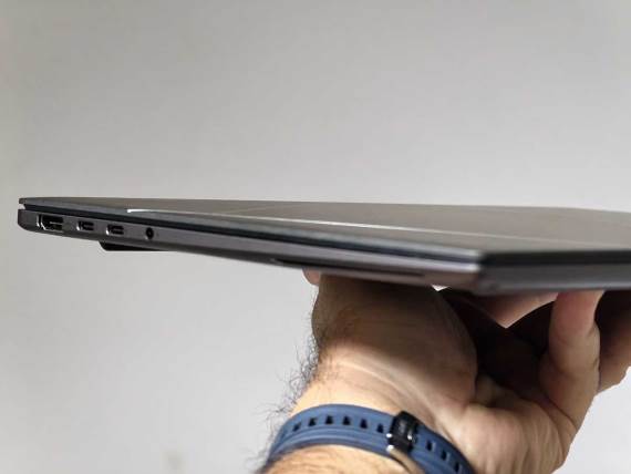 Zenbook S 14 UX5406 portovi