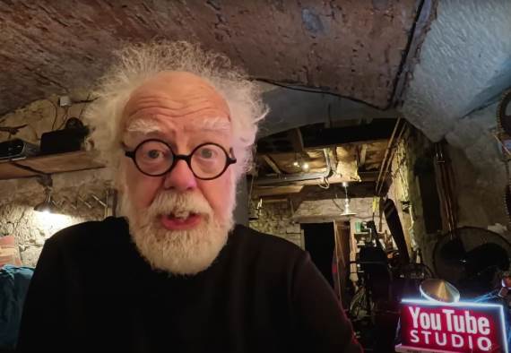 Sajmon Holand _ Foto YouTube Prof Simon Holland.jpg