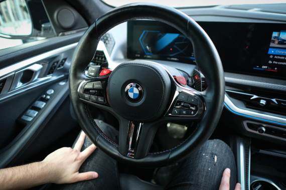 BMW XM autopilot