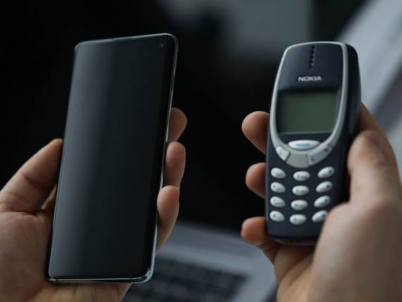 stari telefon _ novi telefon _ Foto Shutterstock.jpg