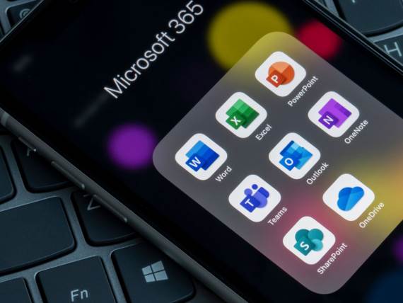 Microsoft aplikacije _ pametni telefon _ Foto Shutterstock.jpg