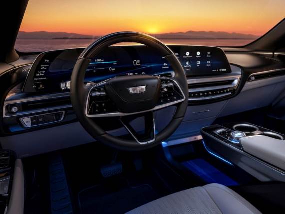 Cadillac LYRIQ _ ekran _ komandna tabla _ Foto Cadillac.jpg