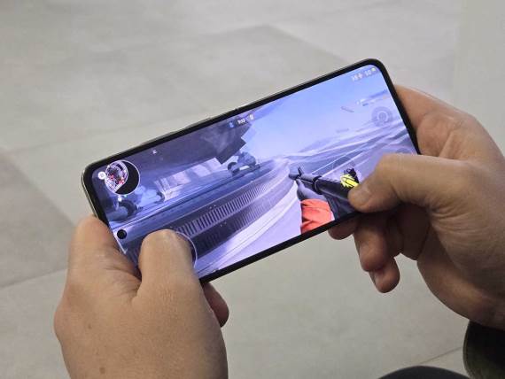 TECNO Phantom V Flip2 performanse