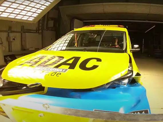 ADAC kreš test automobila _ PrintScreen YouTube ADAC.jpg