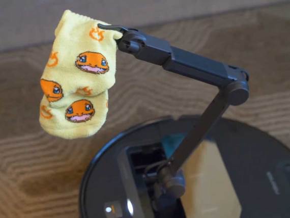 Roborock’s Saros Z70 mehanička ruka kupi čarapi
