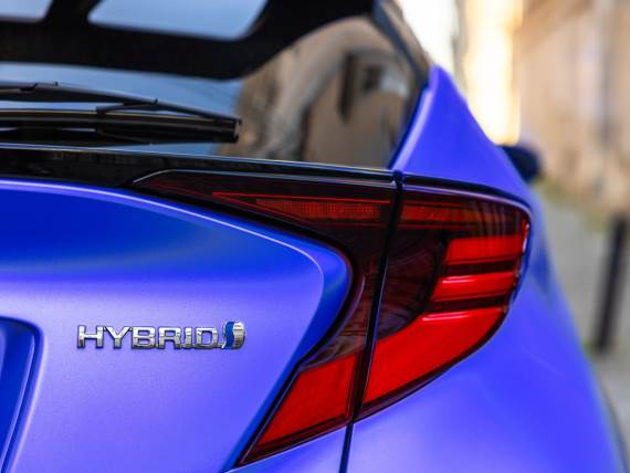 Hibrid _ hibridni pogon _ Foto Shutterstock.jpg