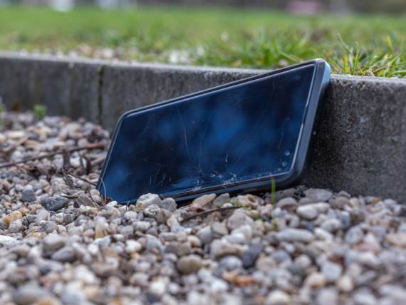 izgubljen telefon _ Shutterstock.jpg