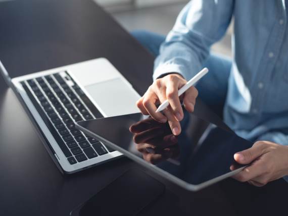 Biznis _ biznismen _ poslovni čovek _ Foto Shutterstock.jpg