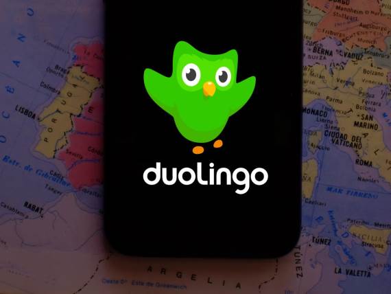 Duolingo _ maskota _ aplikacija - Foto Shutterstock.jpg