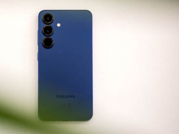 Samsung Galaxy S25 recenzija