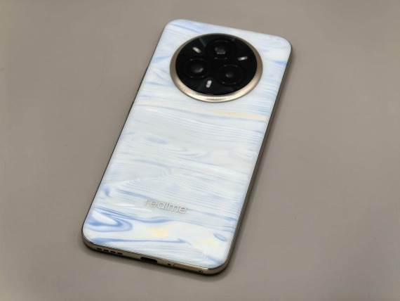 realme 14 Pro+ promena boje