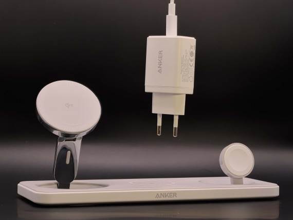 Anker MagGo Wireless Charging Station 3 in 1 Pad