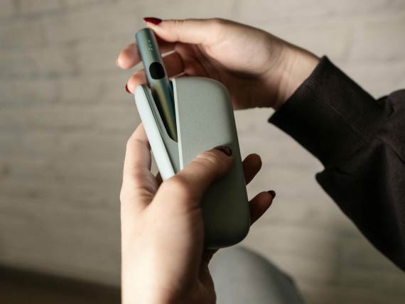 IQOS ILUMA i uređaj