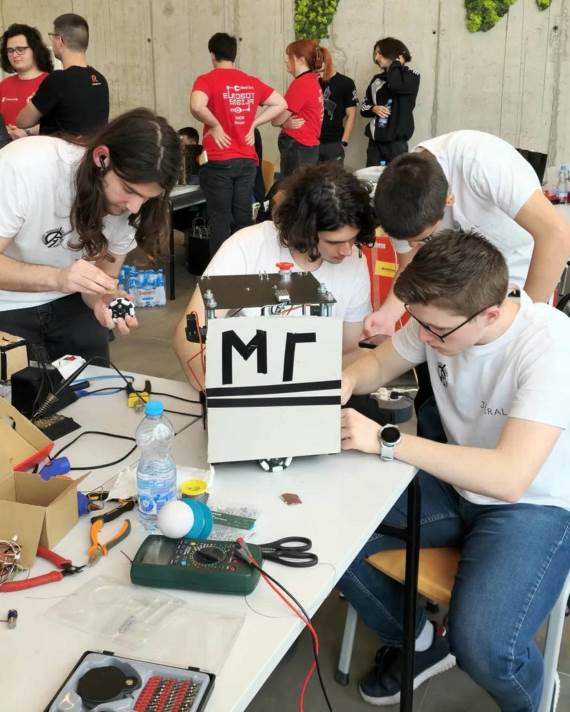 Teslino Jaje takmičenje