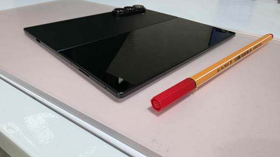 Samsung Galaxy Z Fold7 dizajn uživo