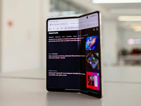 HONOR Magic V5 ekrani