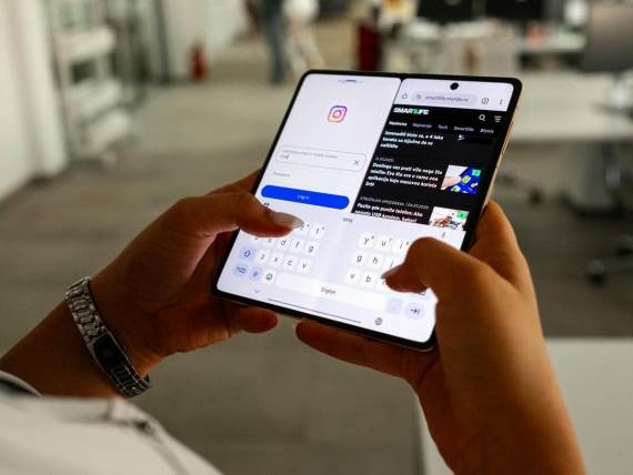 HONOR Magic V5 multitasking