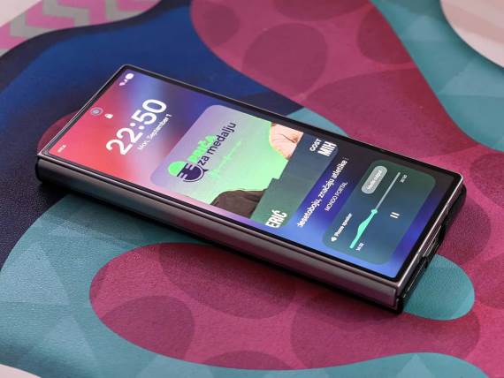 YouTube reprodukcija u pozadini