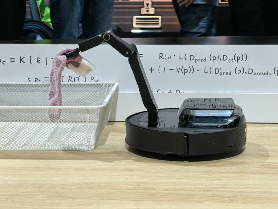 Dreame Cyber10 Ultra usisivač sa robotskom rukom