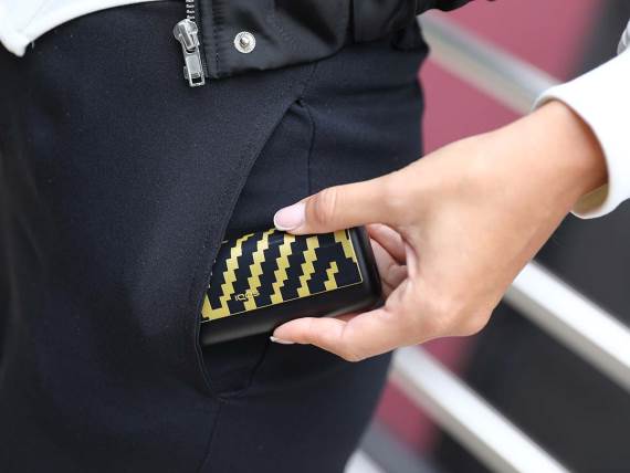 IQOS ILUMA i x Seletti