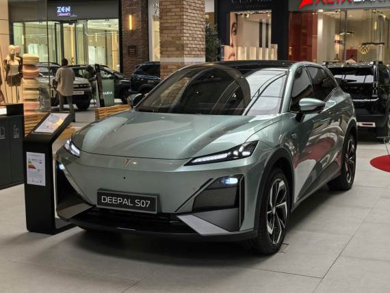 Deepal S07 GAS 2025 slika 1.jpg